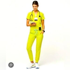 Figs Citron Neon Yellow Scrub Set Size L